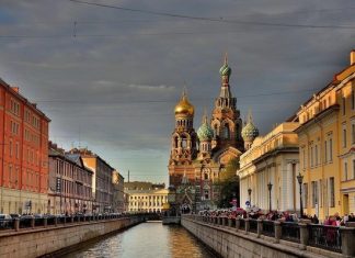 Власти Петербурга заявили о высокой вероятности третьей волны COVID-19 в городе