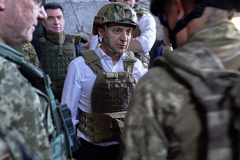 Завтра Зеленский поедет на линию разграничения Донбасса