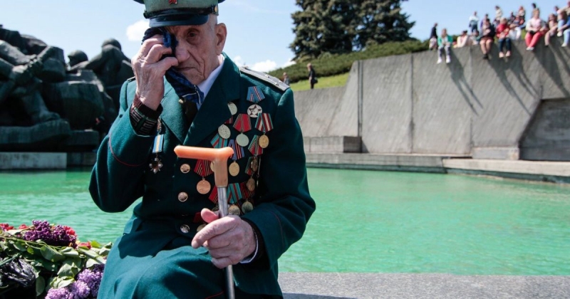 Депутат Рады обвинил власти в краже у граждан Украины Дня Победы