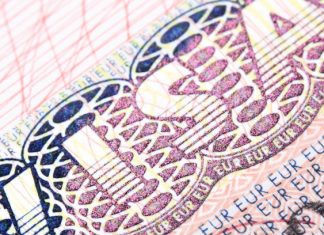 Германия начнет принимать документы на оформление виз от россиян с 1 июня