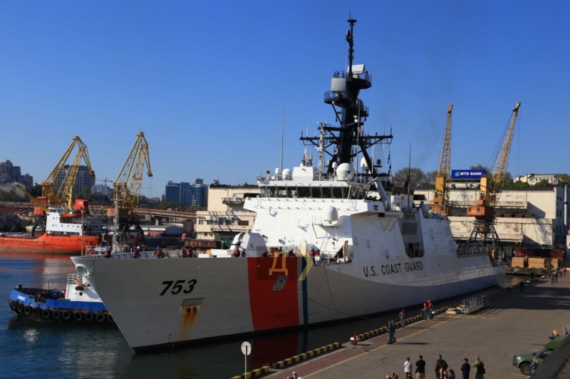 Корабль береговой охраны США впервые за 13 лет зашел в порт Одессы