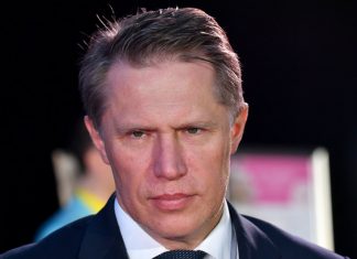 Мурашко объяснил, за счет чего Россия избежала повторных локдаунов