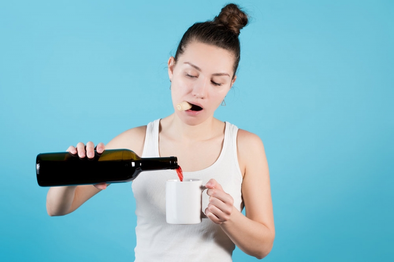 Нарколог рассказал о влиянии алкоголя на организм переболевших COVID-19