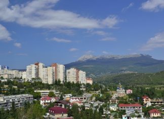 «Некоторые отели трещат»: туристка рассказывает об отдыхе в Алуште