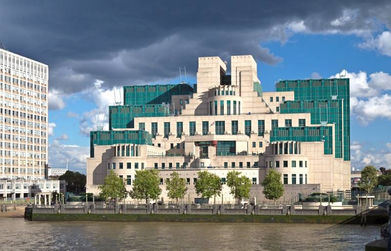 Почему глава МИ-6 заговорил о &laquo;слабой России&raquo;