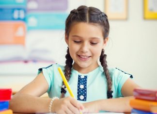 Поляки не хотят платить за украинские школы в Польше