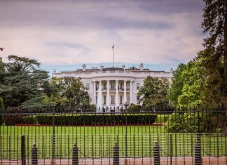 Пресс-служба Белого дома вычеркнула из стенограммы слова о поддержке вступления Украины в НАТО