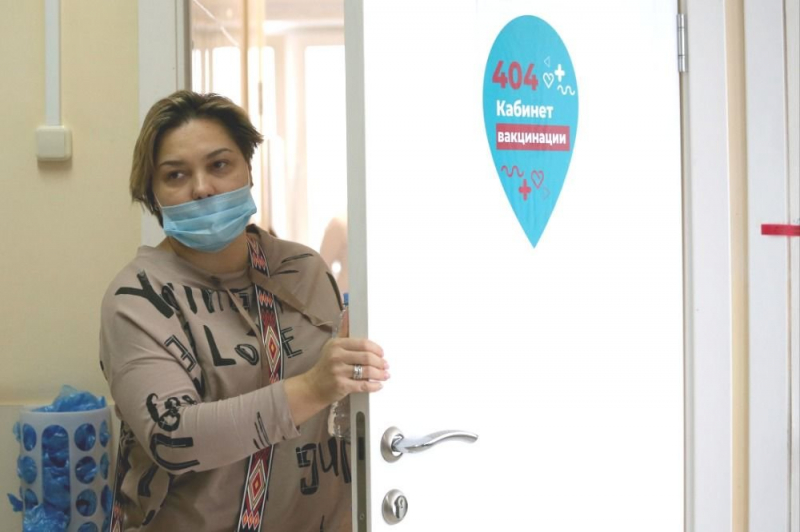 Прошедшие курс вакцинации "Спутником V" не заразны для окружающих