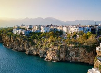 Путешественница назвала пять преимуществ Анталии по сравнению с Сочи