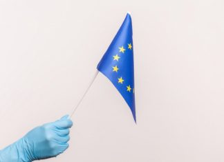 Совет ЕС утвердил предложение Еврокомиссии открыть границы вакцинированным из третьих стран