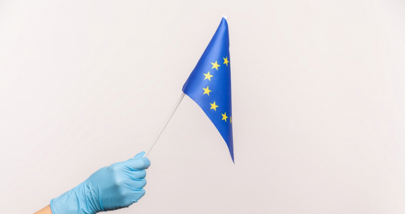 Совет ЕС утвердил предложение Еврокомиссии открыть границы вакцинированным из третьих стран