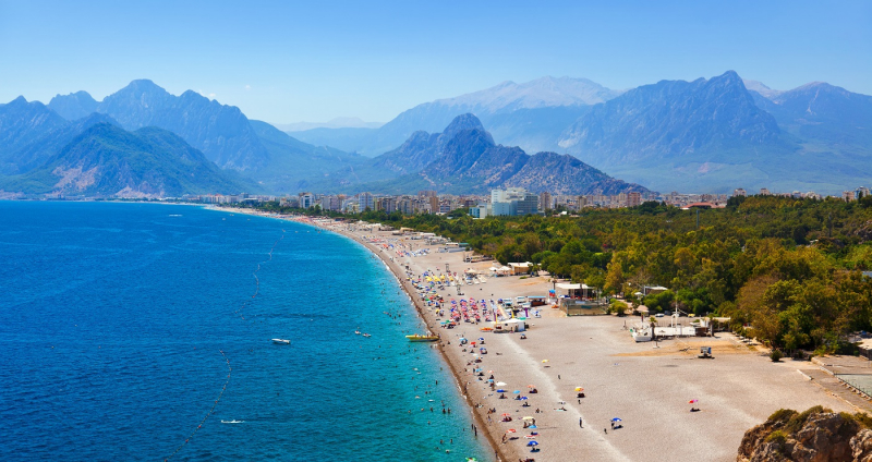 Турция предлагает РФ разрешить вылеты в курортные регионы и хочет отменить тест для россиян