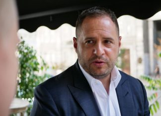 У Зеленского потребовали срочно организовать переговоры в нормандском формате