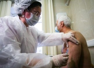 Врач-психиатр объяснил, почему россияне начнут саботировать обязательное вакцинирование