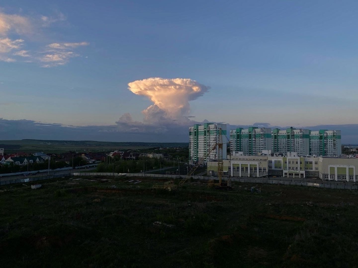 Жителей Саратовской области взбудоражило облако в виде &laquo;ядерного гриба&raquo;