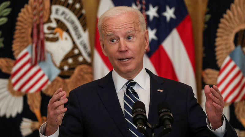 Байден отменил указ Трампа о бане TikTok. Что теперь будет с сервисом