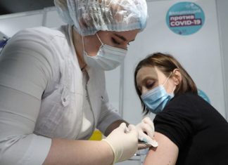 Эксперт прокомментировал различия вакцин «Спутник Лайт» и «Спутник V»