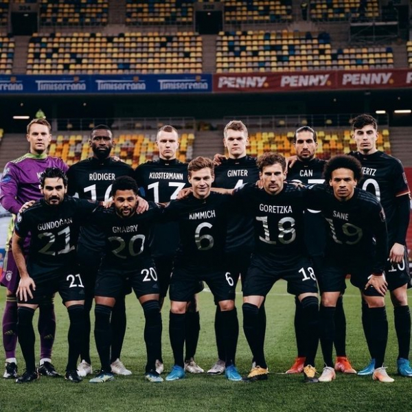 Евро-2020 стартует сегодня! Почему турнир носит прошлогоднее название, кто фавориты и какие шансы у России?