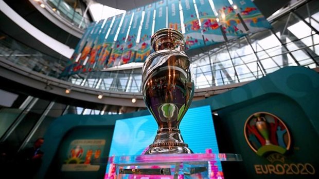 Евро-2020 стартует сегодня! Почему турнир носит прошлогоднее название, кто фавориты и какие шансы у России?