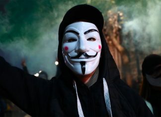 Имя нам — легион: чем известна угрожающая Маску группировка Anonymous
