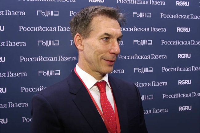 Мурашко: Россия переломила ситуацию с COVID-19