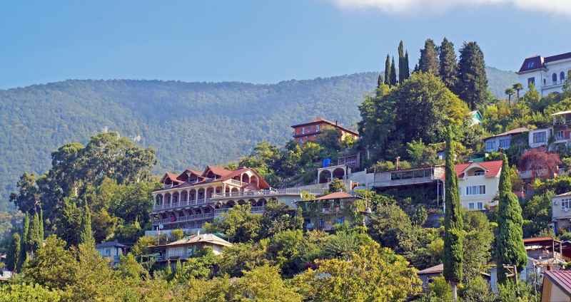 Не для любителей &laquo;понтовых отелей&raquo;: россиянин делится восторженными впечатлениями от отдыха в Гагре