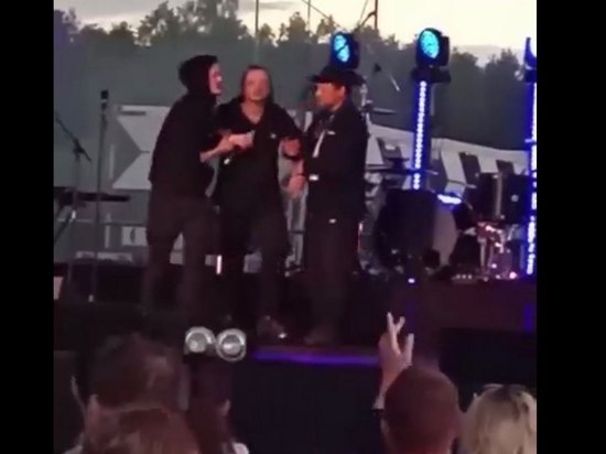 Пьяного Глеба Самойлова увели со сцены во Владимирской области: "Какой стыд"