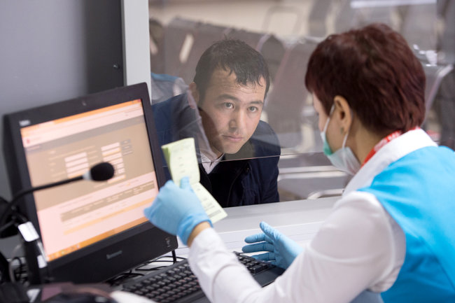 Приложение "Путешествую без COVID-19" может стать обязательным при въезде в РФ