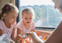 Семьям с детьми предоставят скидки для путешествий на поездах дальнего следования