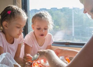 Семьям с детьми предоставят скидки для путешествий на поездах дальнего следования