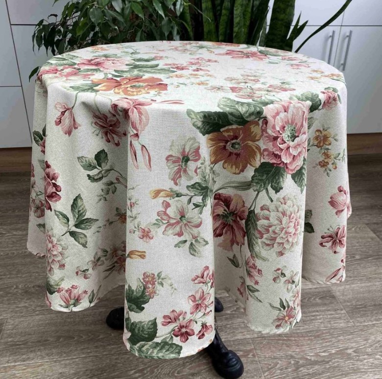 Как правильно выбрать круглую скатерть на стол