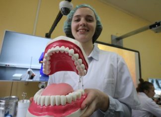 Стоматолог проверила «народные» способы лечения зубов