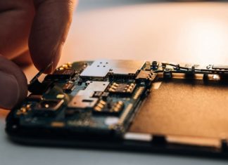 Все уйдет на автомобили: рынку смартфонов угрожает дефицит микросхем