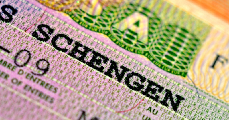 Европейские страны могут возобновить выдачу виз россиянам уже летом