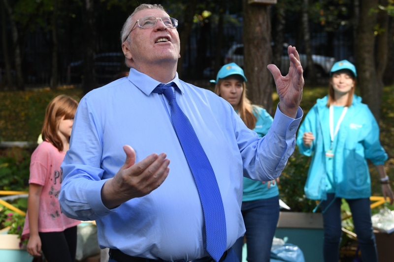 Жириновский предложил ограничить вес чиновников ста килограммами