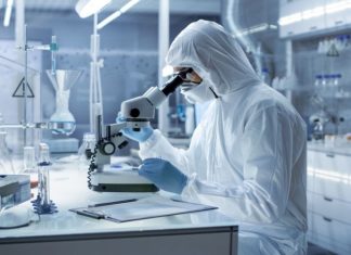 Биолог сравнила опасность четырех штаммов коронавируса