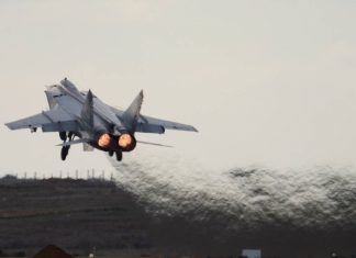 Истребитель МиГ-31 был поднят на перехват разведывательного самолета США над Тихим океаном