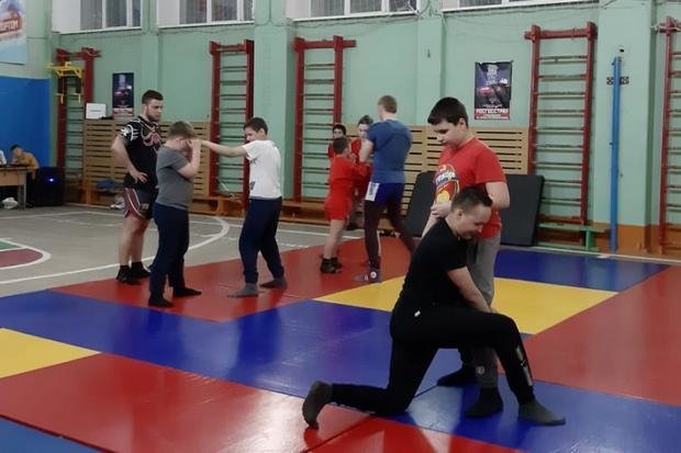Воспитать чемпионов &mdash; в Казани открыли бесплатную детскую школу боевого самбо