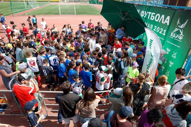 Более 300 татарстанских детей стали участниками &laquo;Урока футбола&raquo; от РФС и Группы ТАИФ