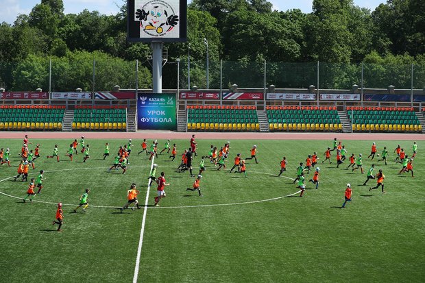Более 300 татарстанских детей стали участниками &laquo;Урока футбола&raquo; от РФС и Группы ТАИФ