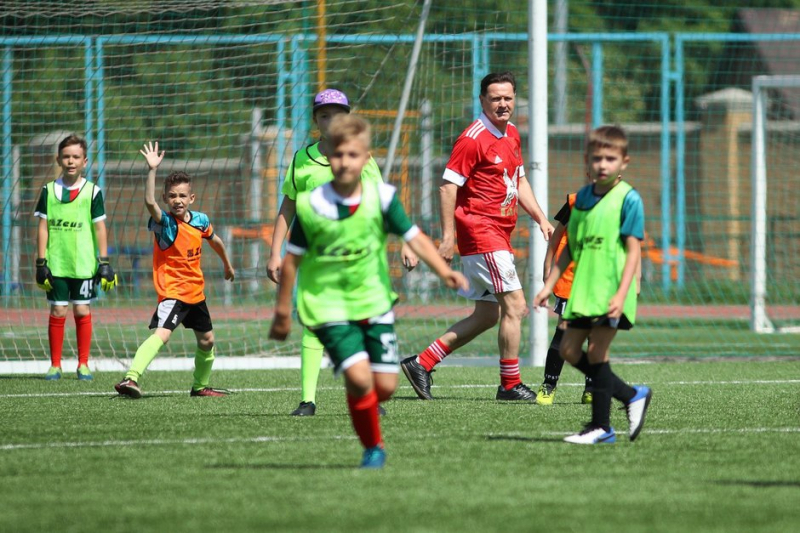 Более 300 татарстанских детей стали участниками &laquo;Урока футбола&raquo; от РФС и Группы ТАИФ