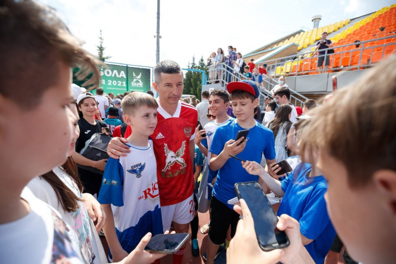 Более 300 татарстанских детей стали участниками &laquo;Урока футбола&raquo; от РФС и Группы ТАИФ