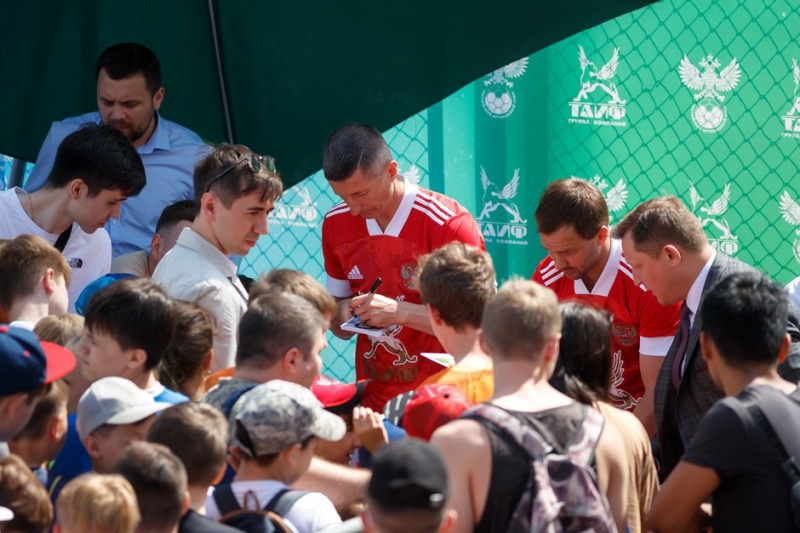 Более 300 татарстанских детей стали участниками &laquo;Урока футбола&raquo; от РФС и Группы ТАИФ