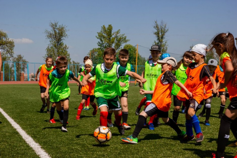 Более 300 татарстанских детей стали участниками &laquo;Урока футбола&raquo; от РФС и Группы ТАИФ
