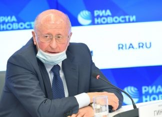 Гинцбург призвал соблюдать масочный режим и пройти вакцинацию