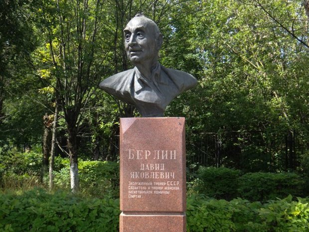 Как в 20-тысячном поселке создавался советский суперклуб