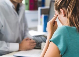 Названы шесть признаков возможного инсульта и инфаркта