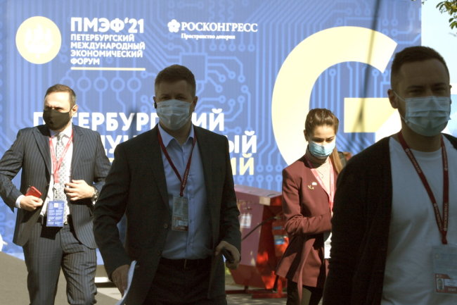 Путин призвал объединить усилия на глобальном уровне для борьбы с COVID