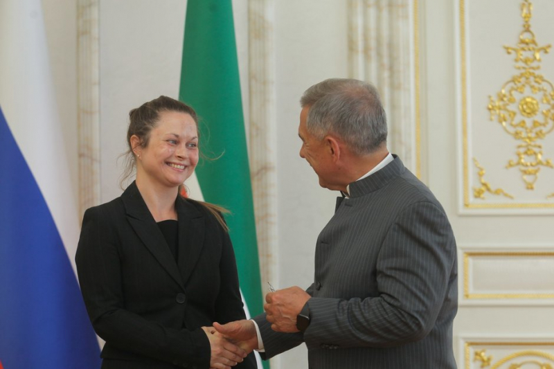 Рустам Минниханов &mdash; &laquo;Синтезу&raquo;: &laquo;Вы заслуженно стали чемпионами&raquo;