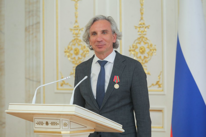 Рустам Минниханов &mdash; &laquo;Синтезу&raquo;: &laquo;Вы заслуженно стали чемпионами&raquo;